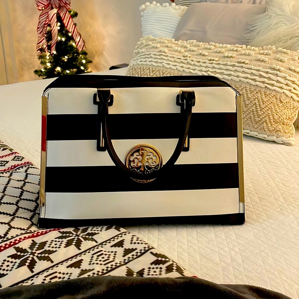 DASEIN purse